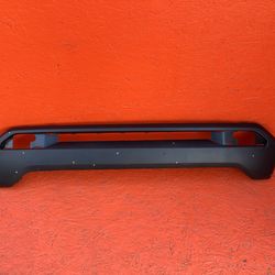 2023 2024 2025 GMC CANYON FRONT BUMPER LOWER PANEL COVER OEM (contact info removed)6