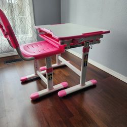 Ergonomic Kids Desk