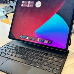 iPad Pro 12.9  128 With Keyboard 