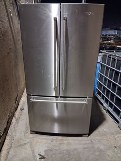 Fridge In Working Condition Delivery Available Icemaker and water Dispenser works Exellent