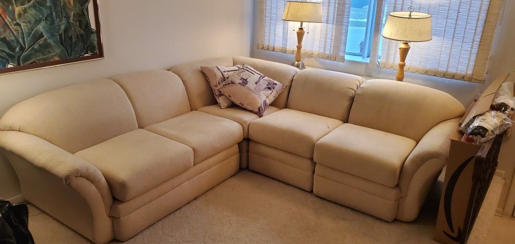 Sectional -4 Pieces & Pillows