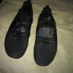 Nike  Women's Shoes Size 8 