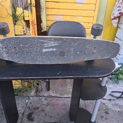 Not new , but used nice skateboard in good condition used good trucks works well