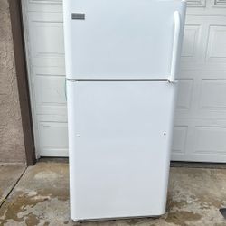 Refrigerator Good Condition $80