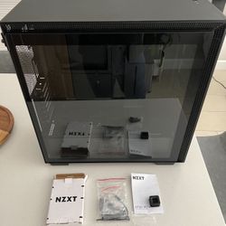 Mid Tower NZXT H710