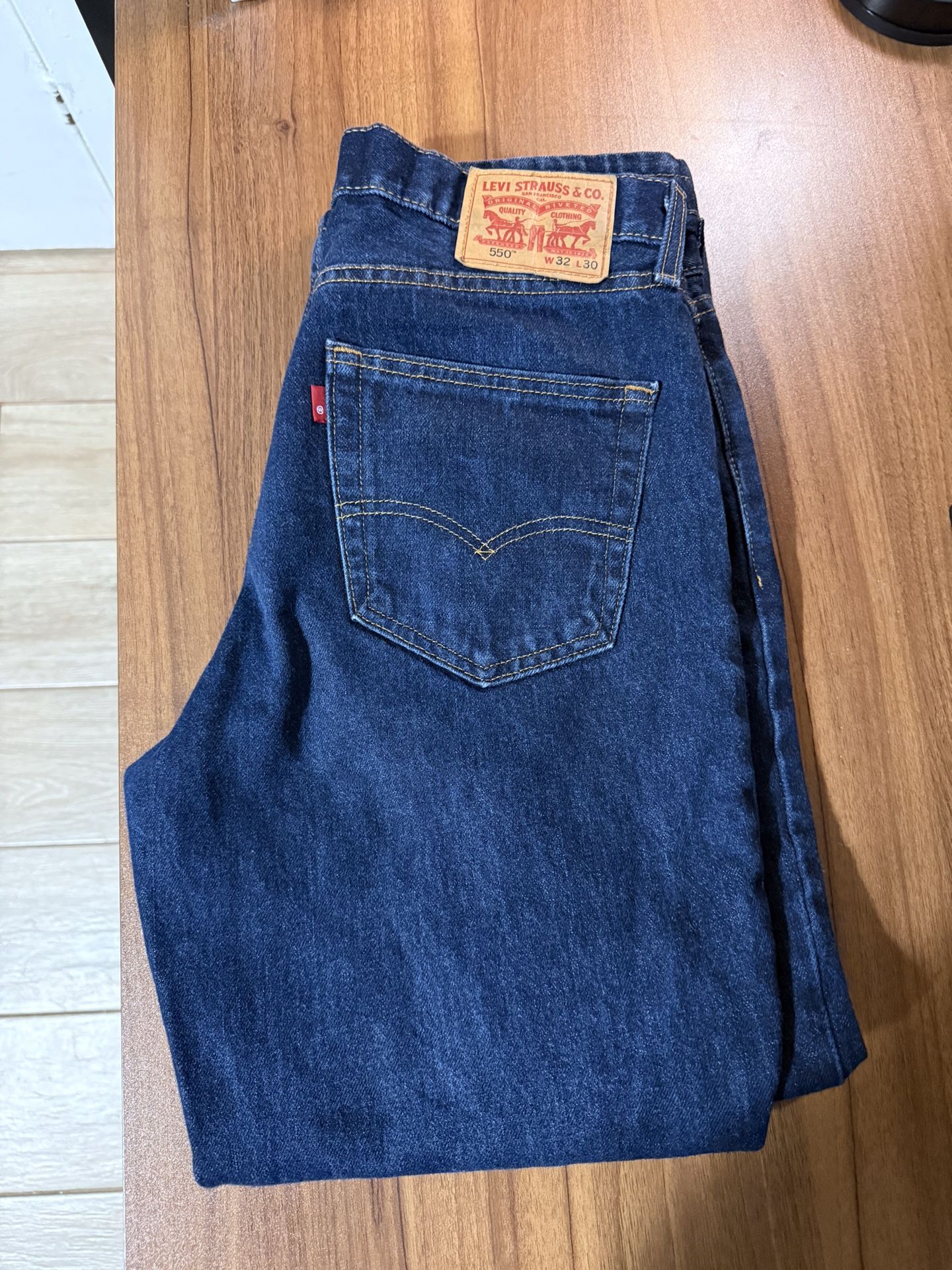 Levi’s 550 Relaxed Fit Jeans Men’s Size 32x30 Dark Wash Denim USA Made Classic