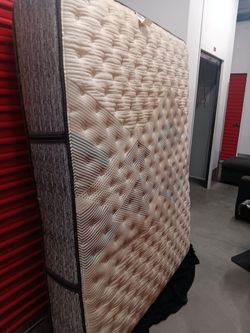 Queen mattress and spring box