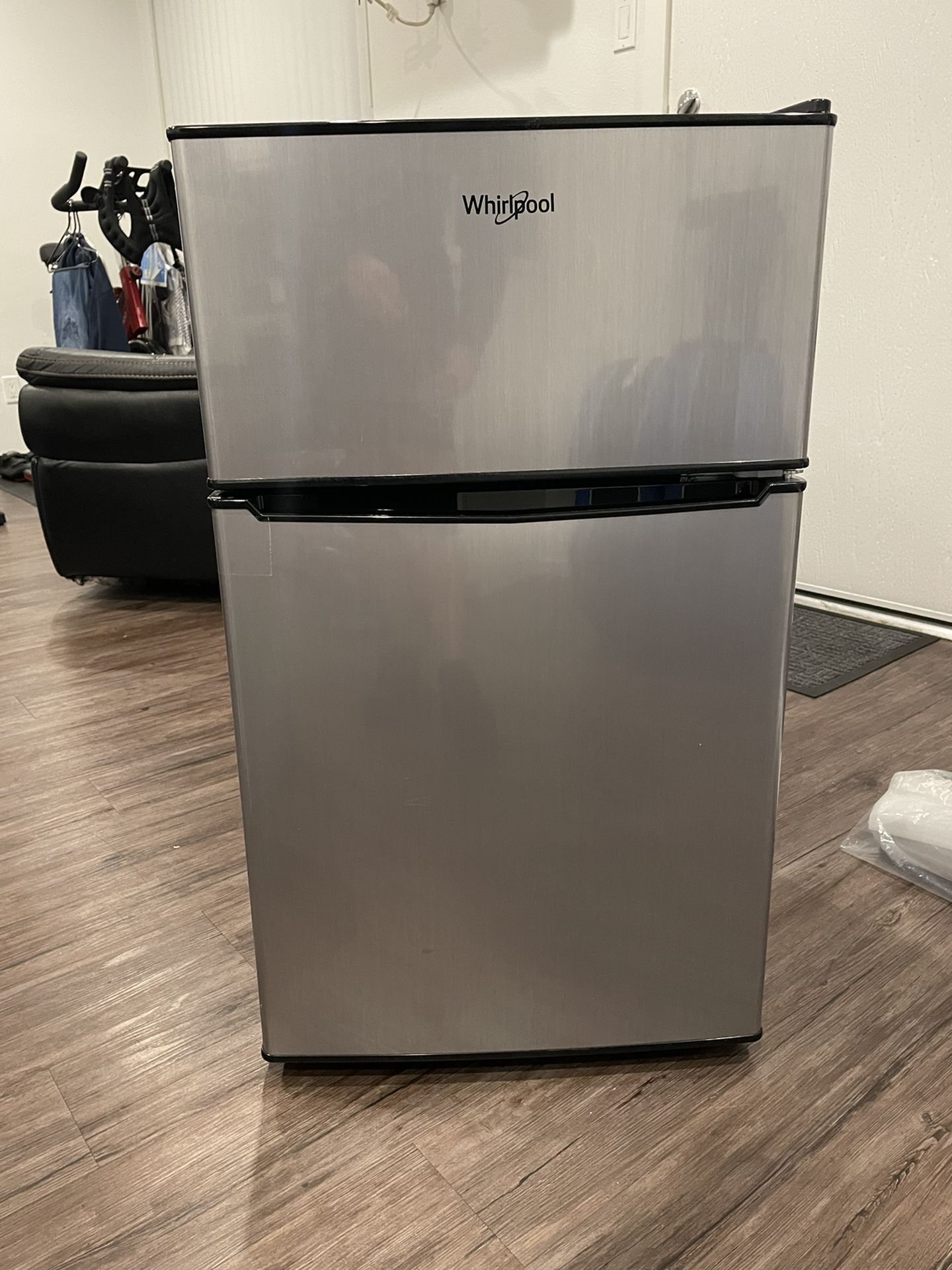 Whirlpool Mini Fridge for Sale in Los Angeles, CA OfferUp