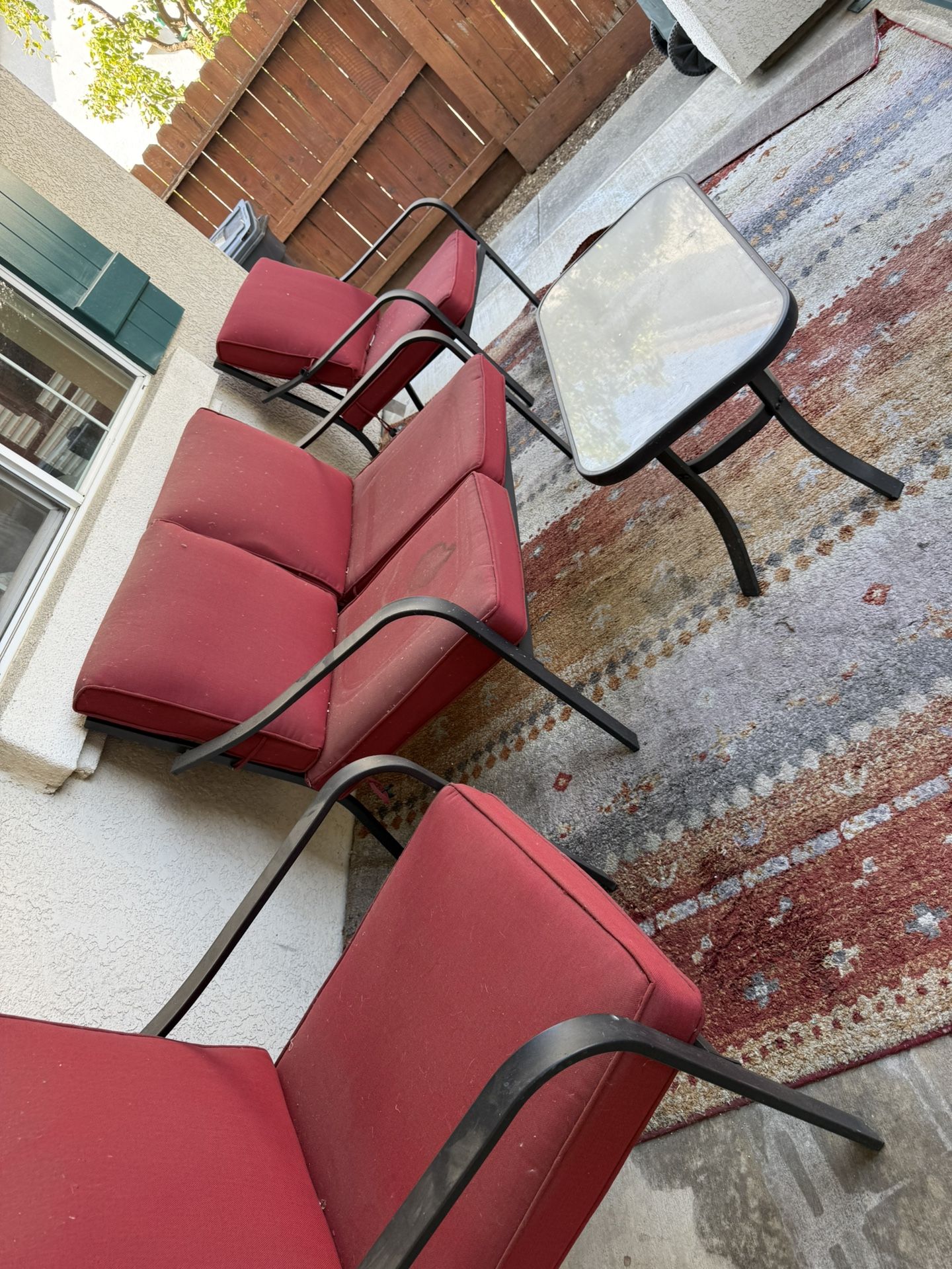 Patio Love Seat 2 Chairs And Carpet