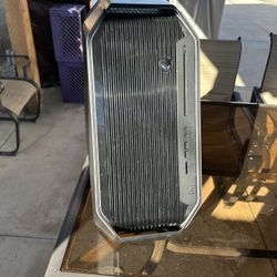 Alienware Area-51 Gaming PC – GTX 1080 Ti – 32GB RAM – i7 – SSD + 2TB Storage