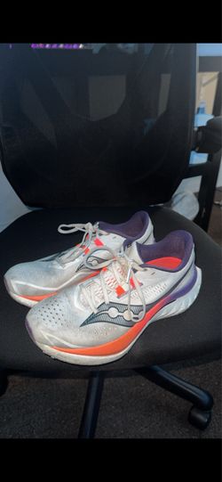 Saucony Endorphin Speed 4 men’s size 8 - women’s size 10