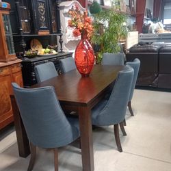 Beautiful NEW Dining Room Table Set