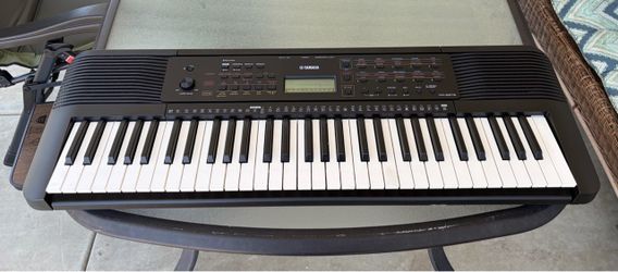 Yamaha piano keyboard PSR-E273