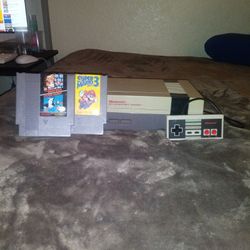 Nintendo NES For Sale Good Condition Cones With Classic Super Mario Bros/3 And Duck Hunt⁰