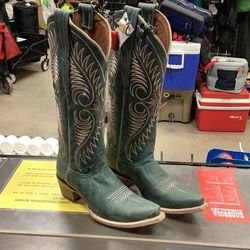 Used circle G size women’s 8.5 Cowgirl Boots