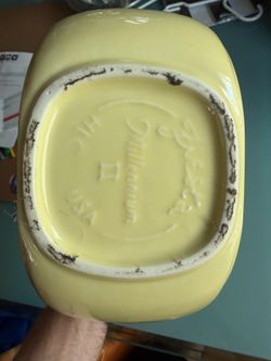 Vintage Fiesta Ware Yellow Vase – Homer Laughlin USA – 8.75”