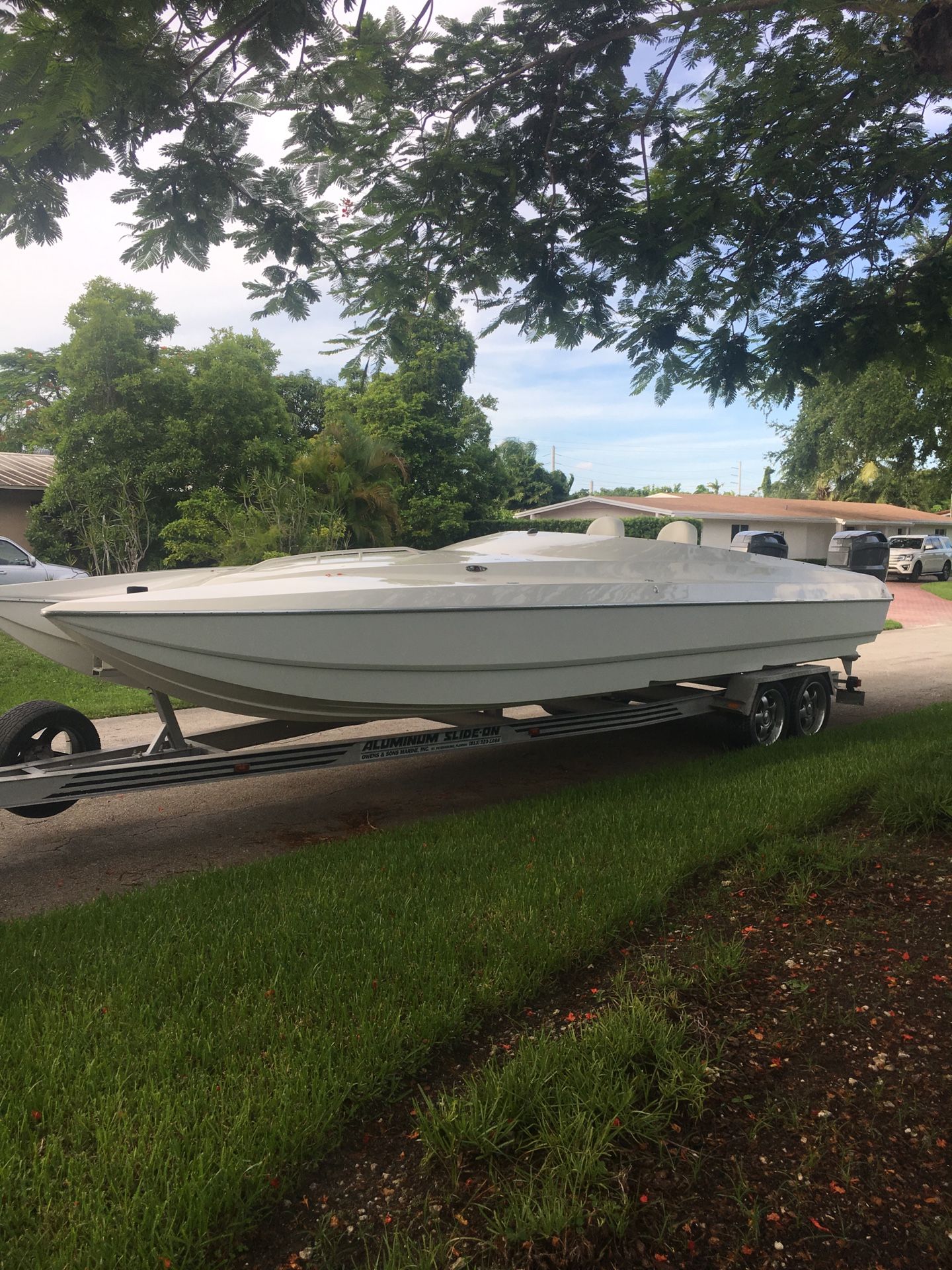 30ft Spectre with twin 300hp pro max for Sale in Key Largo, FL - OfferUp