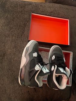 AIR JORDAN 4 RETRO FEAR SIZE 10.5