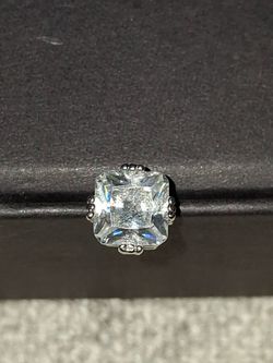 Single earring stud