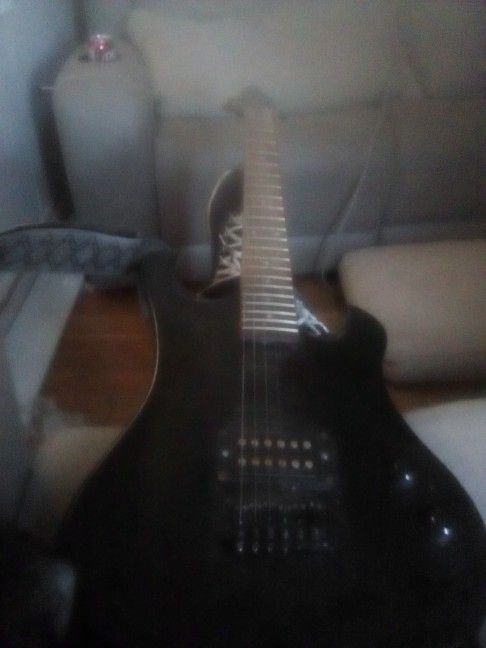 First Act Guitar ME636