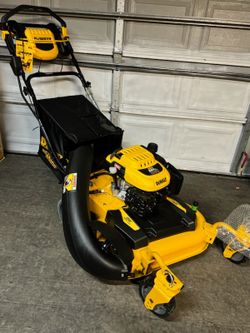 Dewalt 28 in. 224cc E-GOV Engine 3-in-1 Gas RWD Self-Propelled Lawn Mower with High Rear Wheels