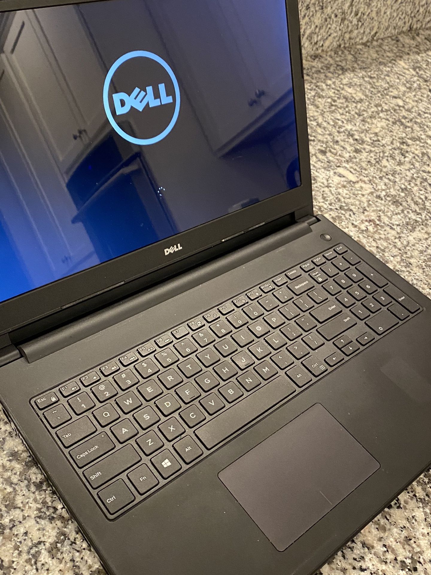 Dell 15.6” Laptop i3 1tb