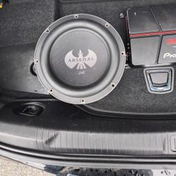 JVC 10" Subwoofer  Pioneer 1000wMaxPWR Amp