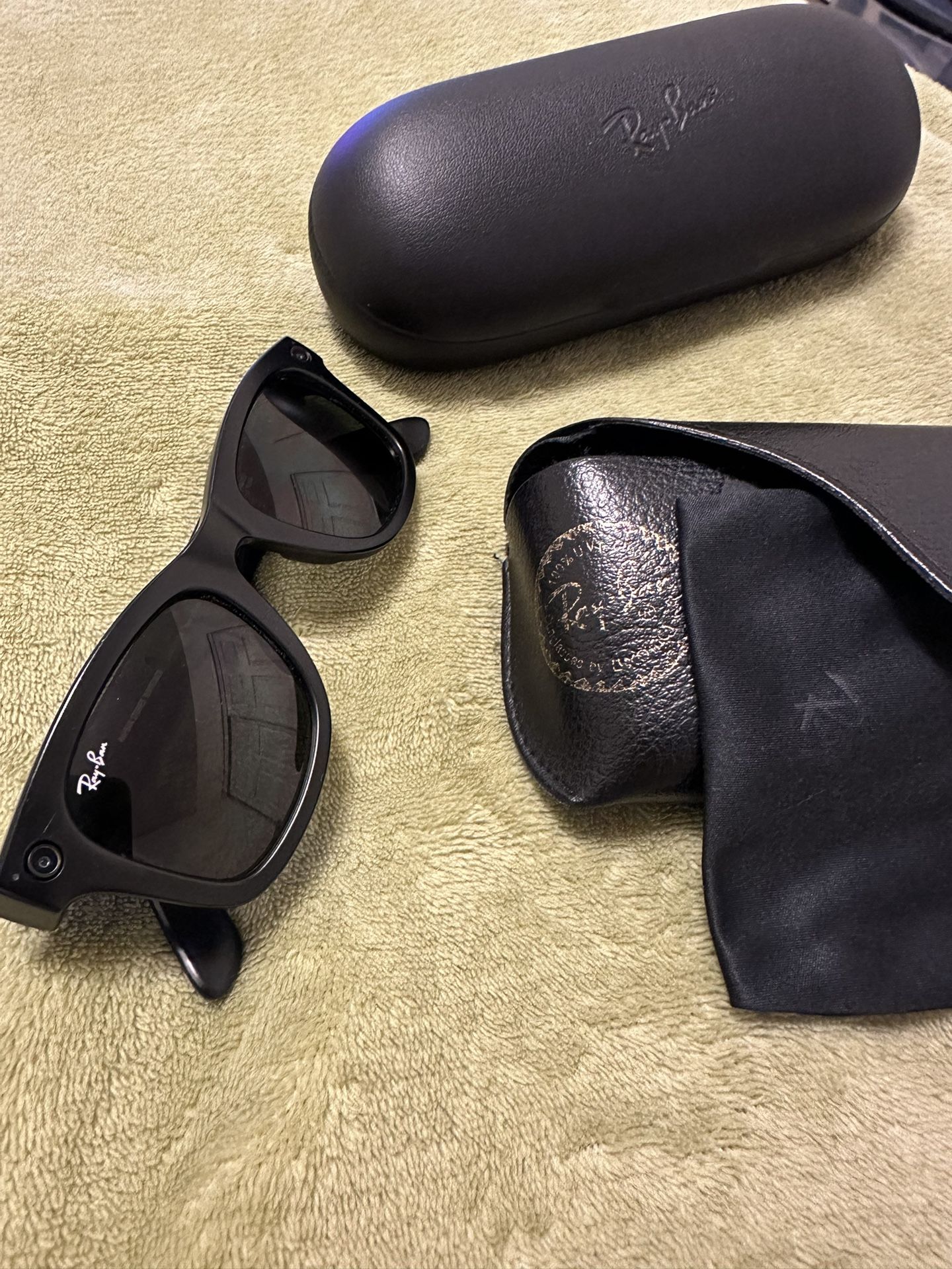 Wayfarer Ray-Ban Stories 
