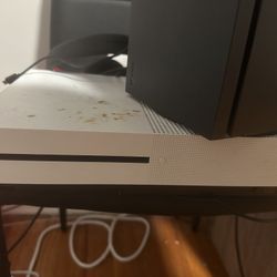 Xbox One X $200 Need Gone ASAP Comes With Cords Works Perfectly Fine