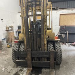 8000lb Forklift