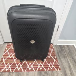 New 26" Delsey spinner