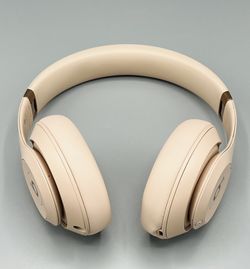 Beatss Studio Pro x Kim Kardashian  Headphones,(Moon)