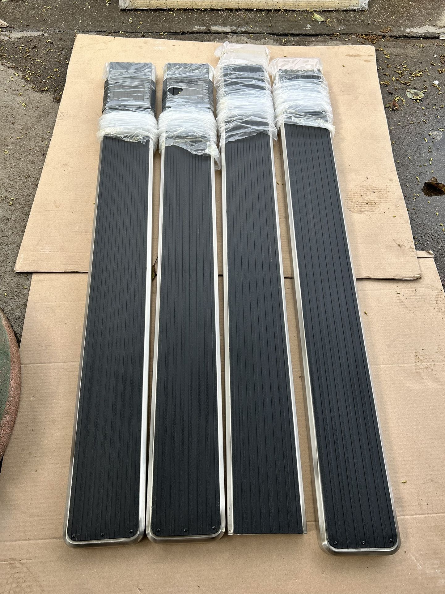 Chevy Silverado/ Gmc Sierra Crew Cab Running Board Year 2019-2025
