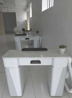 Brand new Manicure tables