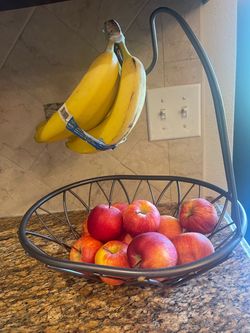 Metal Wire Fruit Basket with Banana Hanger