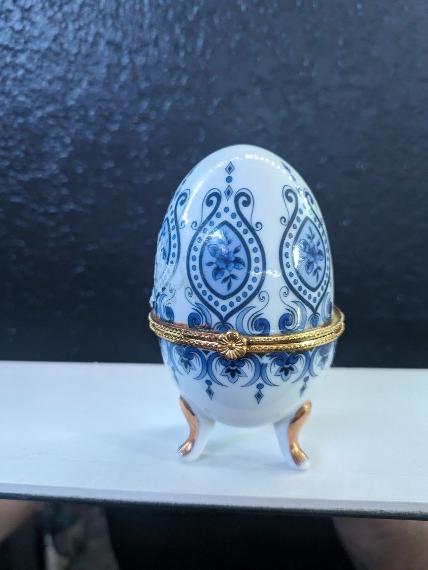 Porcelain Jewelry Egg
