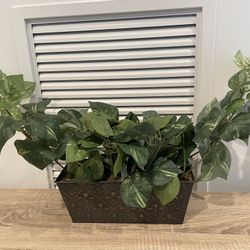 Decorative faux plant 