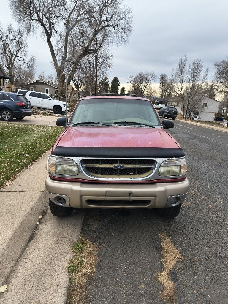 1999 Ford Explorer