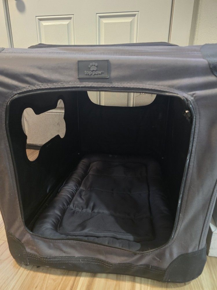 Top Paw Indoor Kennel (Needs Fixed)