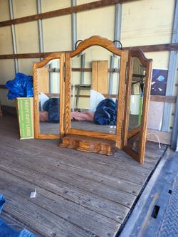 3 Mirror Adjustable Dresser Topper