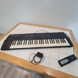 Roland XP-10 Multitimbral Synthesizer w/ Stand