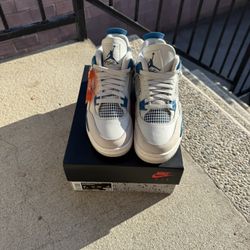 Jordan 4 Military Blue.