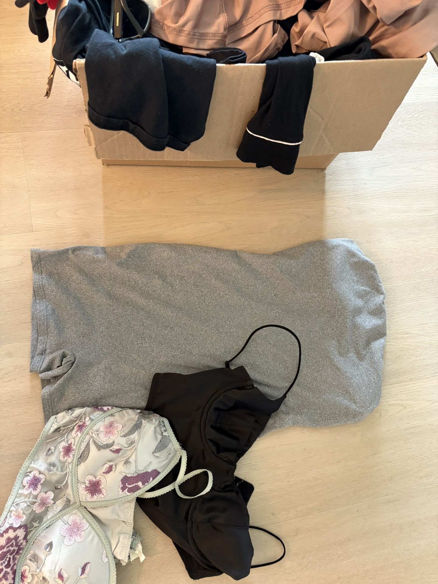 Small Women’s Clothing . New /used