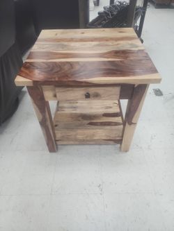 Beautiful Solid Sheesham Wood End Table