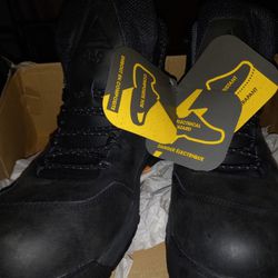 New Balance Men's MID989 Industrial Shoe  Size 17