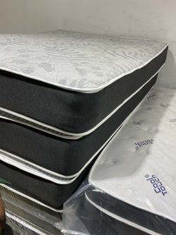 Full set new in plastic free delivery in Atlanta
