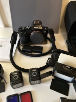 Sony a7r with Lenses and Many extras Must See