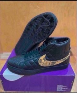 Nike  Supreme SB Blazer Mid QS Size 11 Brand New