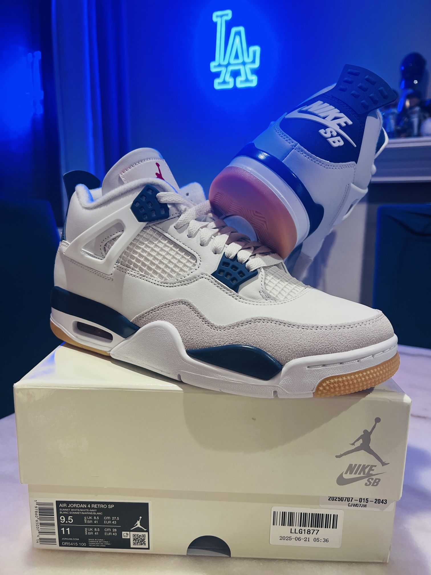 New DS Nike Air Jordan 4 SB Navy Sz 9.5