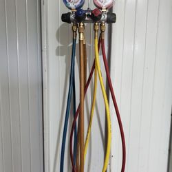 Yellow Jacket Titan 4 Valve 